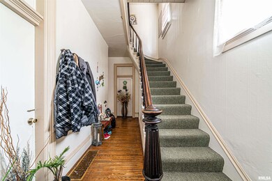 303 Lincoln Ave, Lincoln, IL 62656 - photo 2