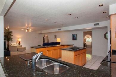 05 Kitchen