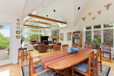 04_56LothropsLane_93_LivingRoomDiningRoo