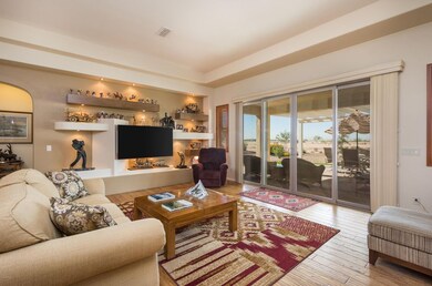 006_Living Room