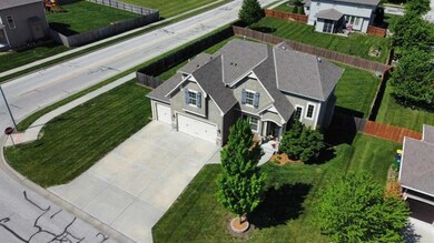 1412 SW Whistle Dr, Lees Summit, MO 64082 - photo 5