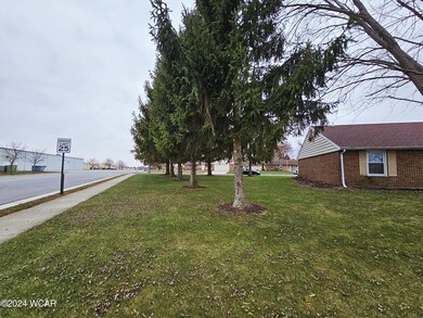 802 Primrose Dr, Wapakoneta, OH 45895 - photo 5