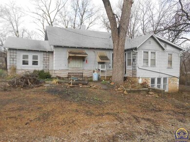 214 SE 27th St, Topeka, KS 66605 - photo 2