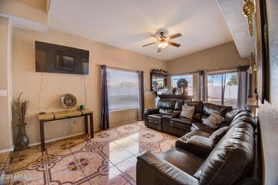 7-web-or-mls-E Nance Street-007