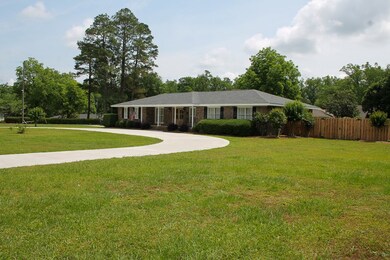 402 Hendrix St, Claxton, GA 30417 - photo 4