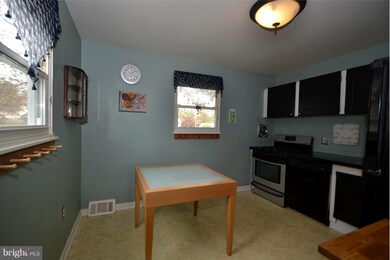 800 Holly Hill Ct, Reisterstown, MD 21136 - photo 5