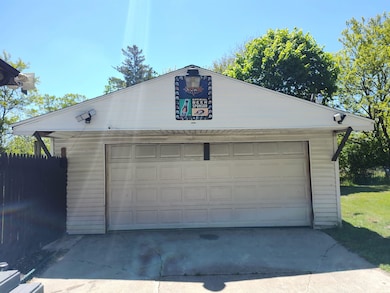 1346 Carlisle St, Saginaw, MI 48601 - photo 3