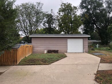 Detached garage