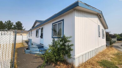 260 NW Golden Hills Dr unit 2, Pullman, WA 99163 - photo 3