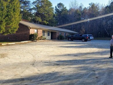 3014 Sherrill Ave, Jamestown, NC 27282 - photo 4