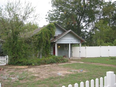 302 S Oklahoma Dr, Celina, TX 75009 - photo 3