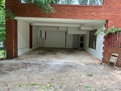 731 N Oakwood Dr, Statesville, NC 28677 - photo 3