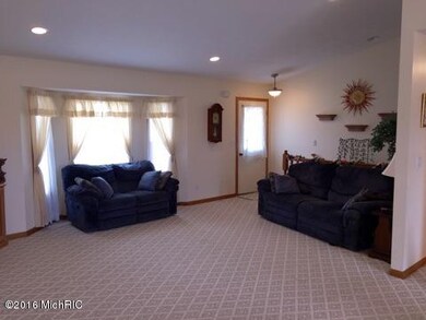 975 Ridgeview Dr, Wayland, MI 49348 - photo 6