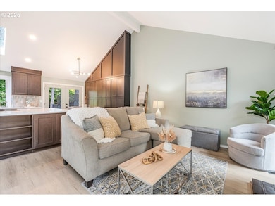 17529 SW Beaver Ct, Beaverton, OR 97006 - photo 4