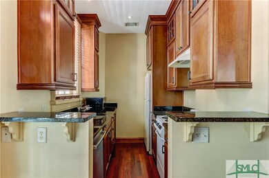 9 W Gordon St, Savannah, GA 31401 - photo 5