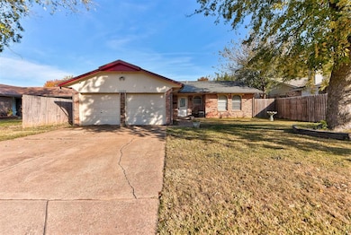 1025 Larkspur Rd, Moore, OK 73160 - photo 3