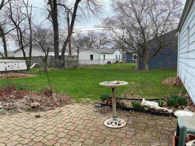 140 Debruler Dr, Lincoln, IL 62656 - photo 3