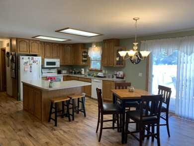 Kitchen & Dining Area