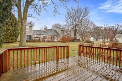 2005 Teton Pkwy, Algonquin, IL 60102 - photo 3