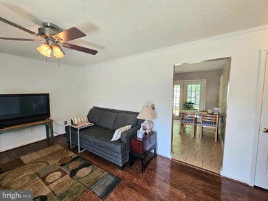 303 Longwood Dr, Bunker Hill, WV 25413 - photo 5