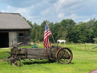 136 Hosmer Rd, Heath, MA 01346 - photo 5