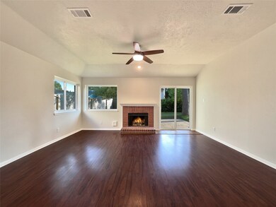 8619 Plum Lake Dr, Houston, TX 77095 - photo 4