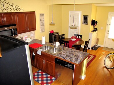 kitchen_overhead
