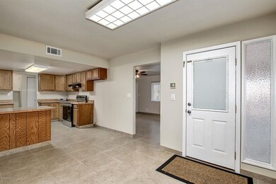 KITCHEN GREAT ROOM