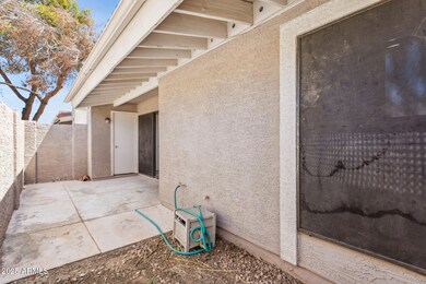 24-web-or-mls-1976-n-lemon-tree-ln-19