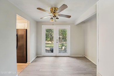 11-web-or-mls-Eastill Dr-S1511-011