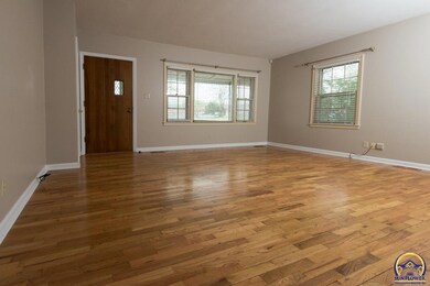 2004 SW Atwood Ave, Topeka, KS 66604 - photo 4