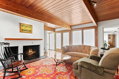 391 Round Hill Rd, Greenwich, CT 06831 - photo 6