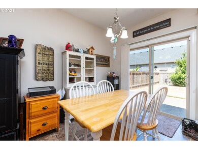 735 Burghardt Dr, Molalla, OR 97038 - photo 5