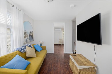 66 Knowlesway unit Upper unit, Narragansett, RI 02882 - photo 3