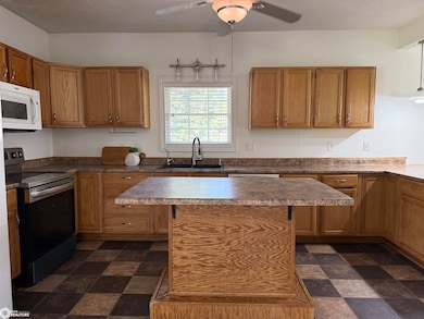 121 S West St, Carroll, IA 51401 - photo 6