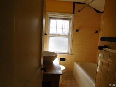 509 Oakwood St, Easton, PA 18045 - photo 6