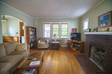 346 Marshland Ct, Troy, NY 12180 - photo 4