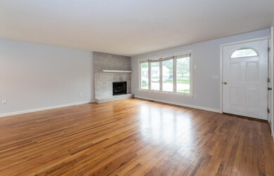 11 Sycamore St, Hudson, NH 03051 - photo 4