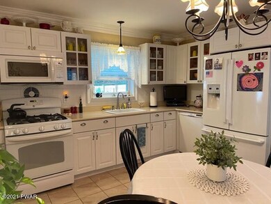 201 W Catherine St, Milford, PA 18337 - photo 7