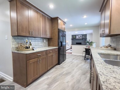 5646 Mount Burnside Way, Burke, VA 22015 - photo 6