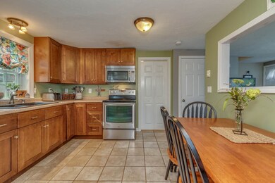 21 Townhouse Rd unit 23, Allenstown, NH 03275 - photo 5