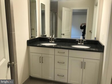 42416 Dogwood Glen Square, Sterling, VA 20166 - photo 4