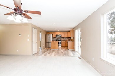 21235 Limestone Ave, Bend, OR 97701 - photo 7