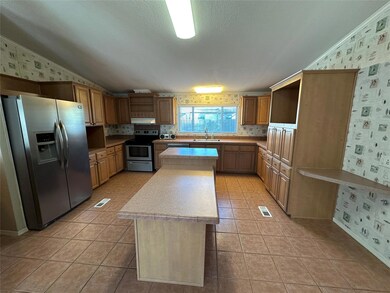 104 Ramirez St, Kyle, TX 78640 - photo 4