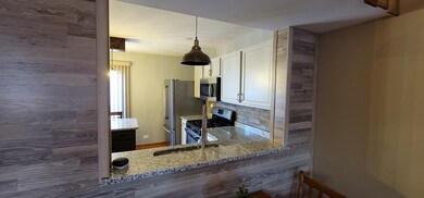 108 E Victoria Cir unit 84, North Aurora, IL 60542 - photo 5