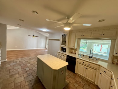 721 NW Ann Lois Ln, Burleson, TX 76028 - photo 3