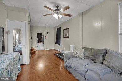 1236 Carbon St, Reading, PA 19601 - photo 4