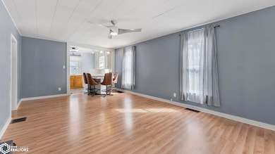 308 E Van Buren St, Washington, IA 52353 - photo 4