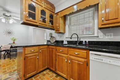 6709 Caraway Rd, Moss Point, MS 39562 - photo 5