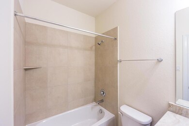 8404 Oak Leaf Point Dr, Houston, TX 77055 - photo 6